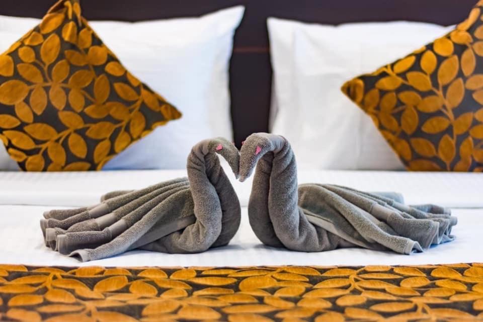 Bony'S Holiday Inn เนกอมโบ ภายนอก รูปภาพ